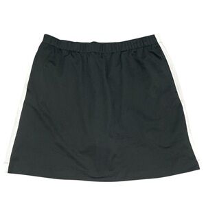 NIKE Black SKORT with White Trim and Four Pockets Size Medium
